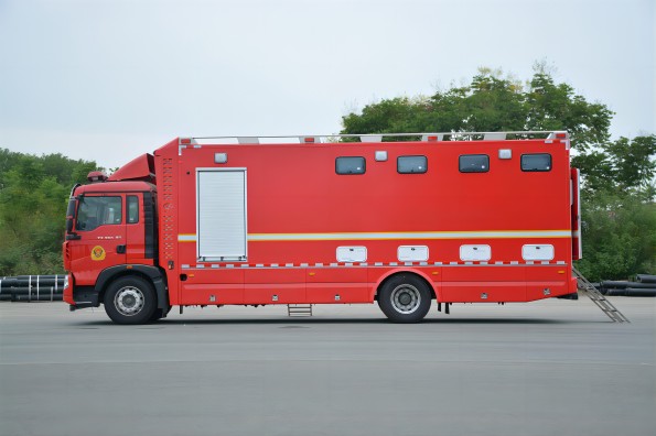 1704353136987665.jpg 廁所車JDF5180XCSZ603(1).jpg